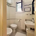 Konukevi Saranton House 4*