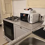 Konukevi Saranton House 4*