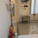 Konukevi Saranton House 4*