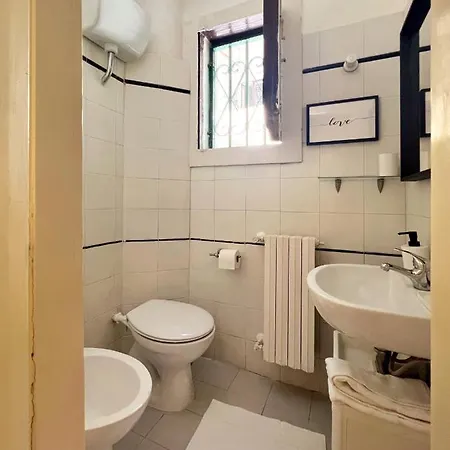 Affittacamere Saranton House 4*