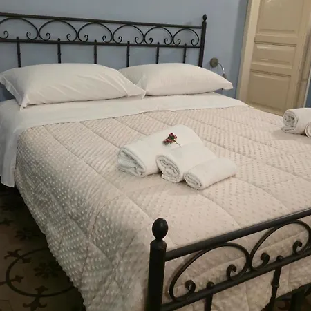 Pensjonat Saranton House 4*